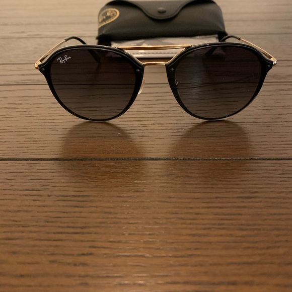 Ray-Ban Round Gradient Mirrored Sunglasses